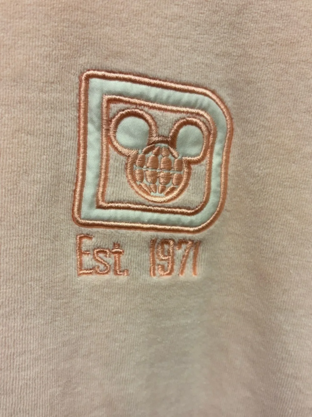 Walt Disney Spirit Jersey Crewneck Sweatshirt Disney Parks Adult Size Large - Picture 2 of 7